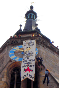 Transpi an der Stiftskirche